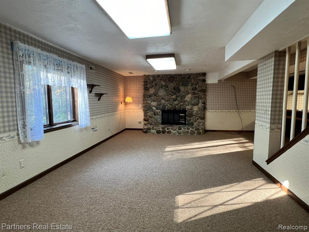 5618 Mountain Road Brighton, MI 48116 - Photo 32 of 53 Gallery Image 32