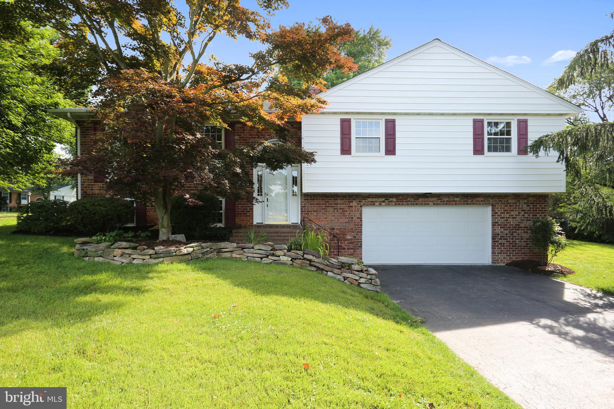 19121 Bloomfield Road Olney, MD 20832 - Photo 1 of 30