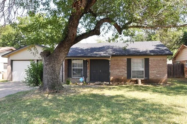$2,095 | 3921 Olympia Street, Irving, TX 75062