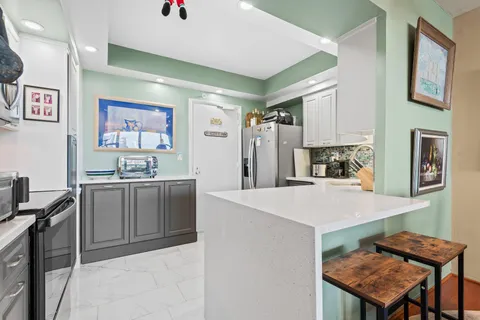 $249,000 | 3333 Northeast 34th Street, Unit 611, Fort Lauderdale, FL 33308