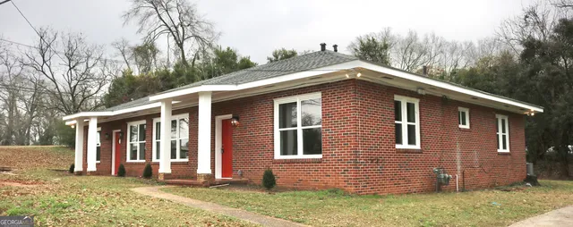 $1,500 | 118 1/2 Dougherty Street, LaGrange, GA 30241