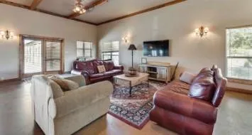 $1,950 | 121 Dodge City Court, Newark, TX 76071