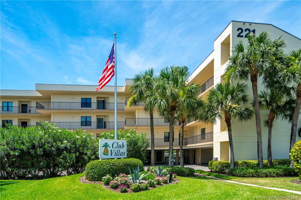 221 Northeast Plantation Road, Unit 407 Stuart, FL 34996 - Photo 3 of 42