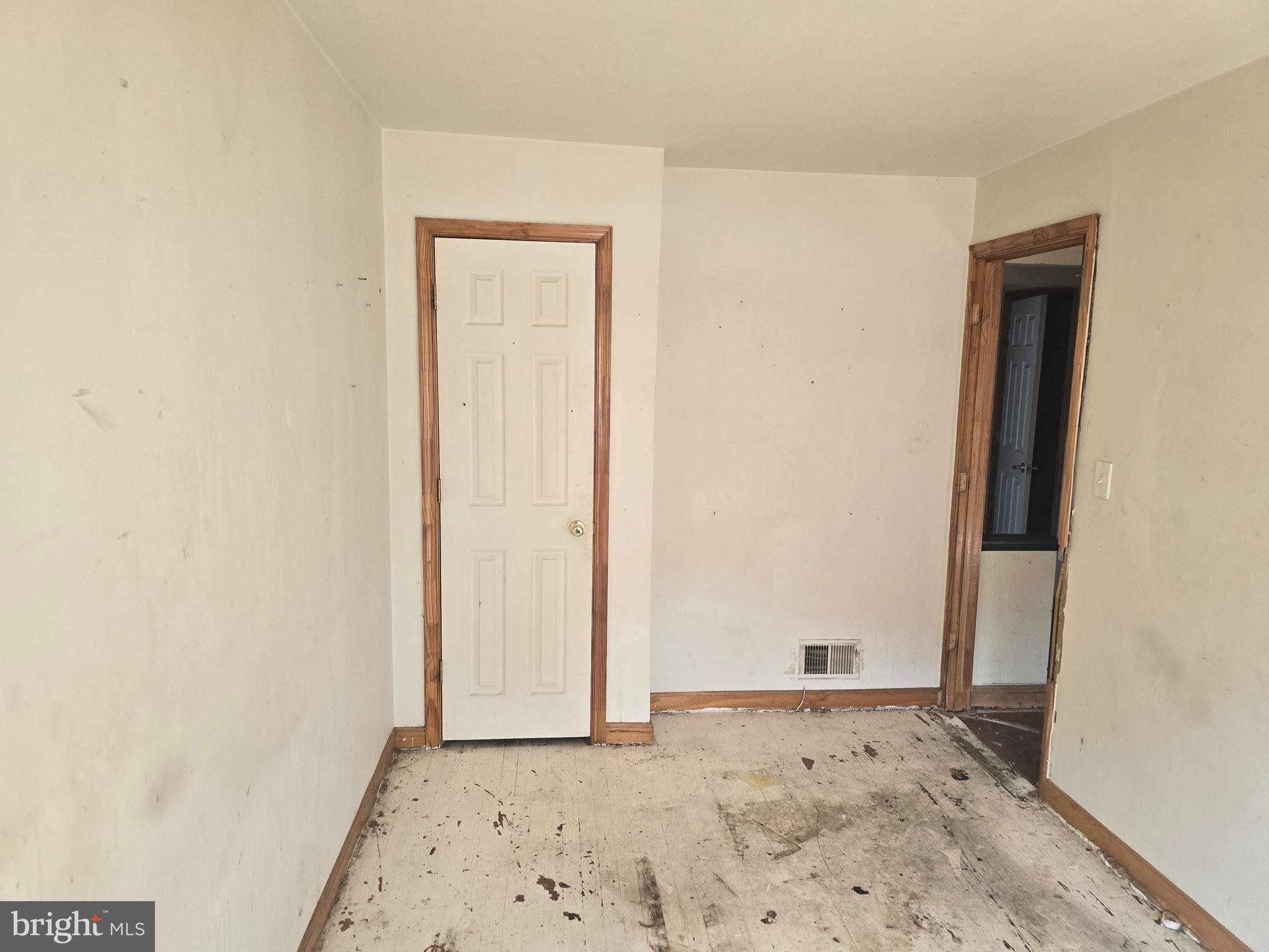 3916 2nd Street Baltimore, MD 21225 - Photo 8 of 15