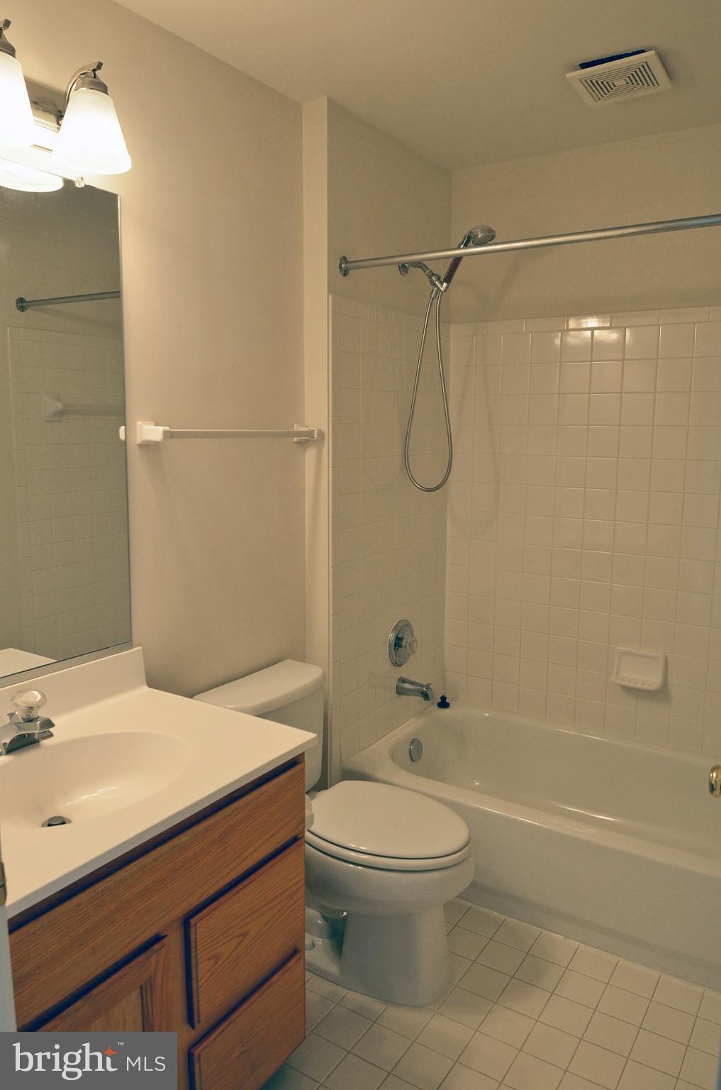 14243 Glade Spring Drive Centreville, VA 20121 - Photo 25 of 30 Upper Hall Bathroom