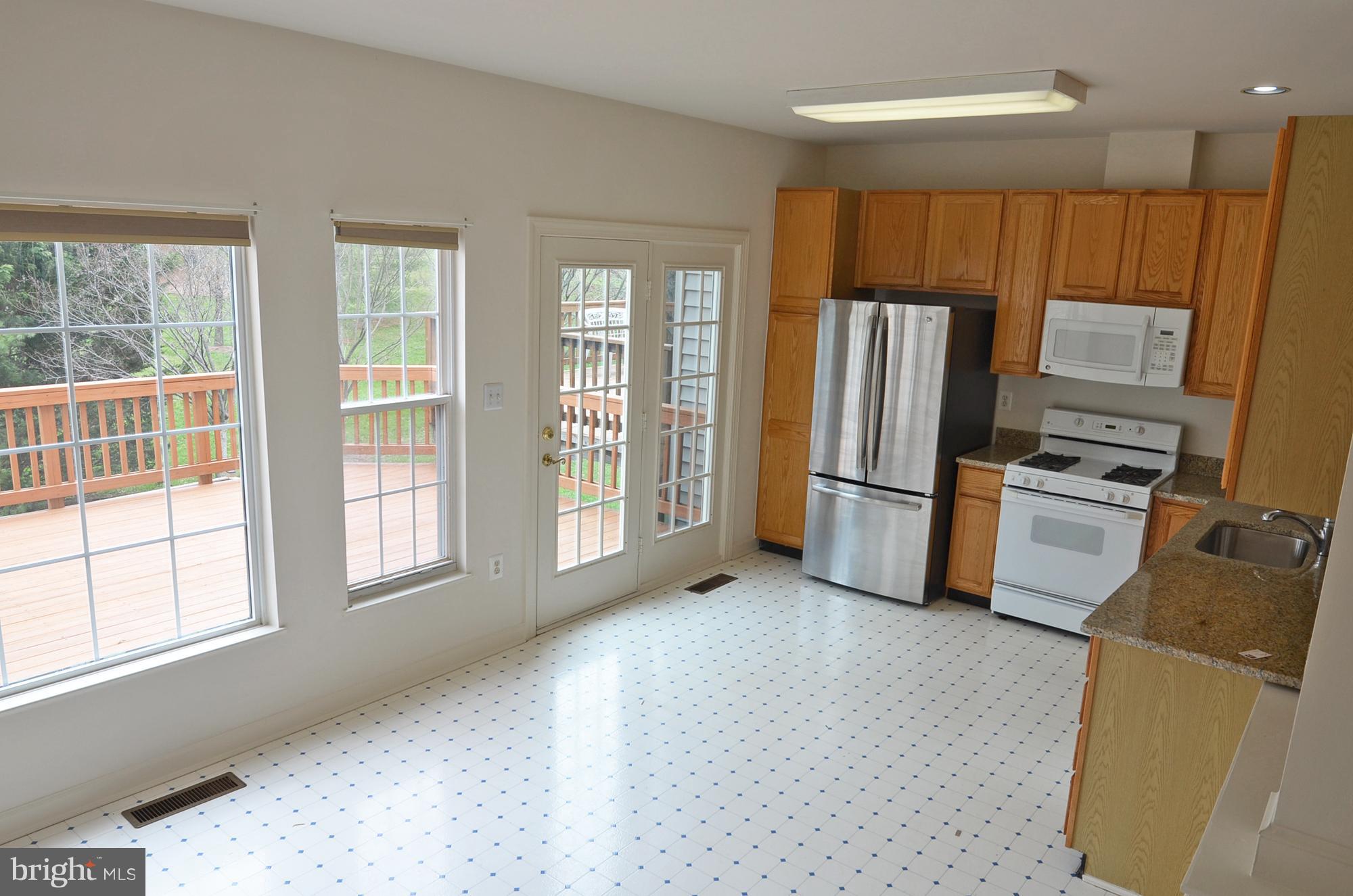 14243 Glade Spring Drive Centreville, VA 20121 - Photo 9 of 30 Kit. w/Stainless Steel French Door Refrigerator