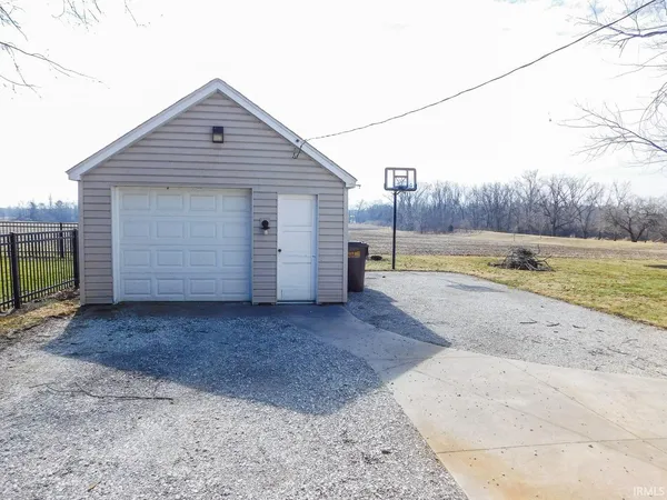 $220,000 | 3286 Highway 124, Bluffton, IN 46714