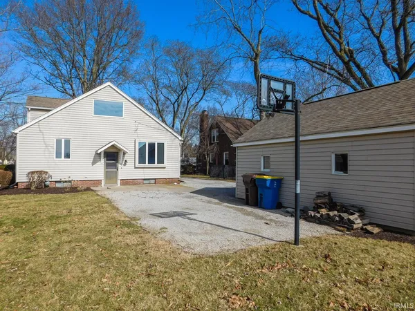 $220,000 | 3286 Highway 124, Bluffton, IN 46714