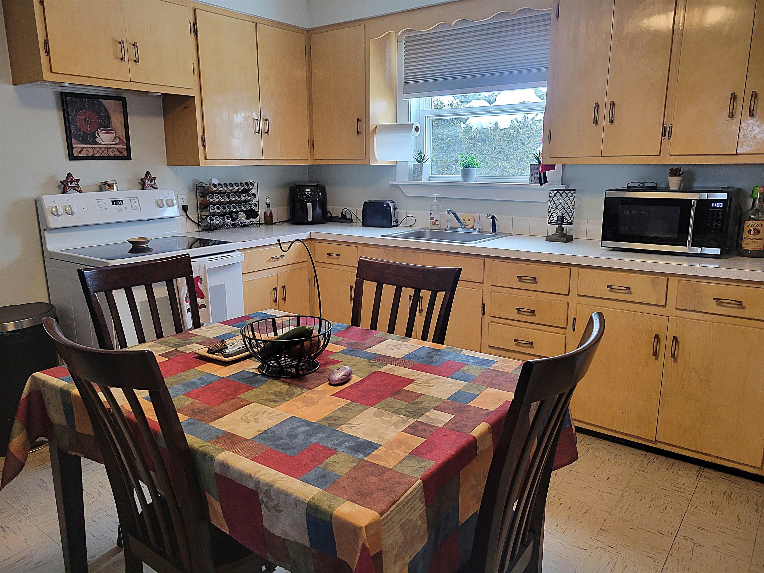 744 Kent Street Berlin, NH 03570 - Photo 3 of 35