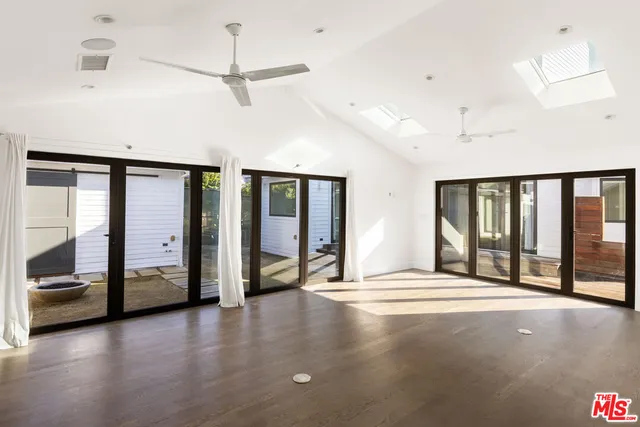 $12,500 | 4525 Melbourne Avenue, Los Angeles, CA 90027