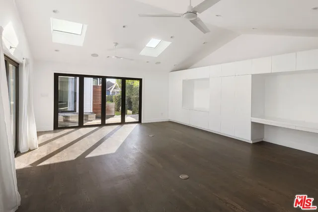 $14,995 | 4525 Melbourne Avenue, Los Angeles, CA 90027