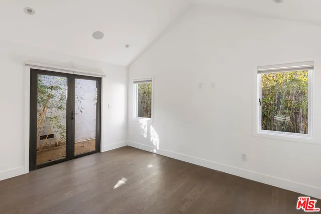 $14,995 | 4525 Melbourne Avenue, Los Angeles, CA 90027