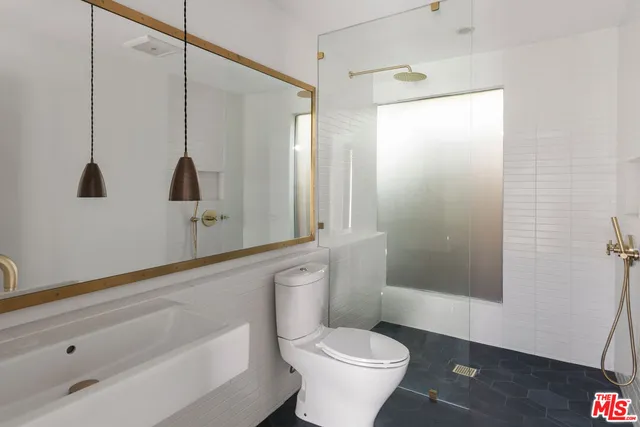 $14,995 | 4525 Melbourne Avenue, Los Angeles, CA 90027