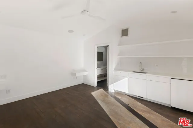 $14,995 | 4525 Melbourne Avenue, Los Angeles, CA 90027