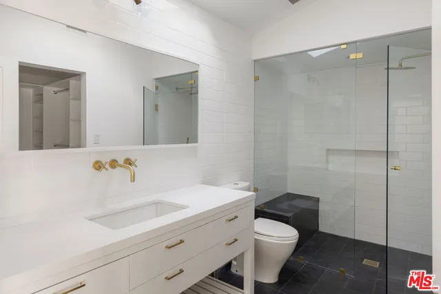 $14,995 | 4525 Melbourne Avenue, Los Angeles, CA 90027