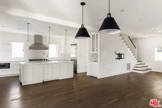 $14,995 | 4525 Melbourne Avenue, Los Angeles, CA 90027