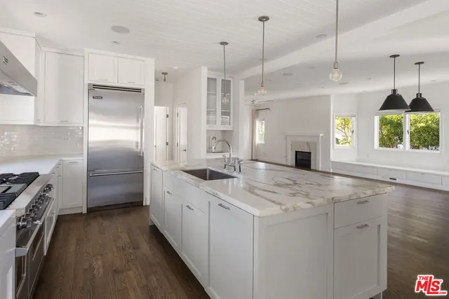 $14,995 | 4525 Melbourne Avenue, Los Angeles, CA 90027