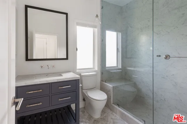 $14,995 | 4525 Melbourne Avenue, Los Angeles, CA 90027