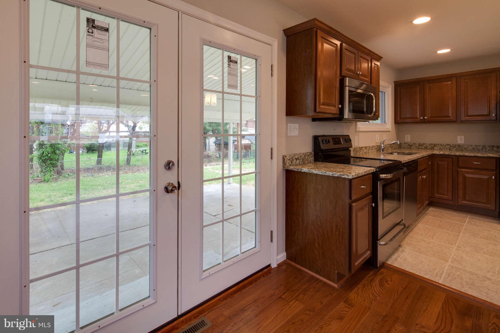 1012 Southridge Road Baltimore, MD 21228 - Photo 14 of 29 Kitchen