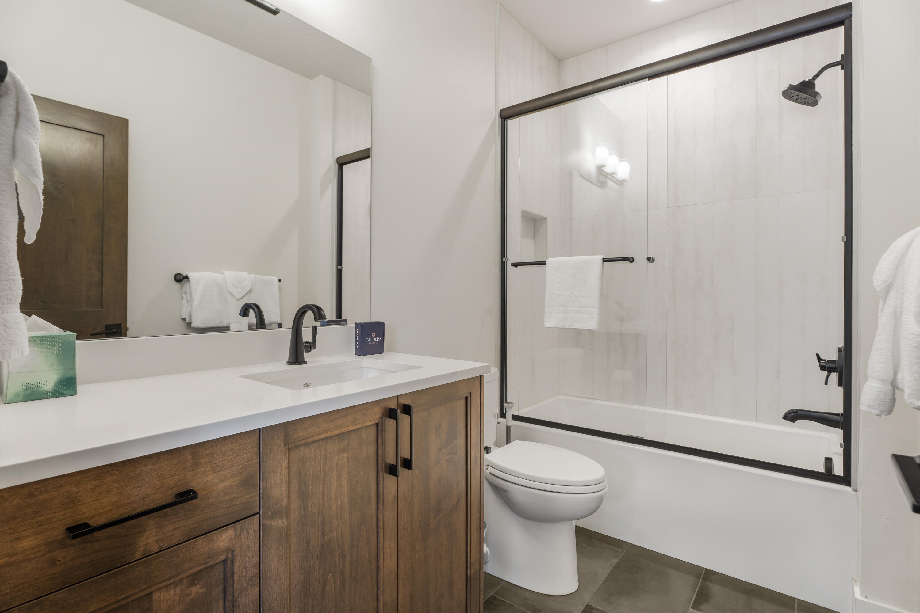 18171 Forestbrook Loop Bend, Unit 9 Bend, OR 97707 - Photo 30 of 41 42-Bathroom