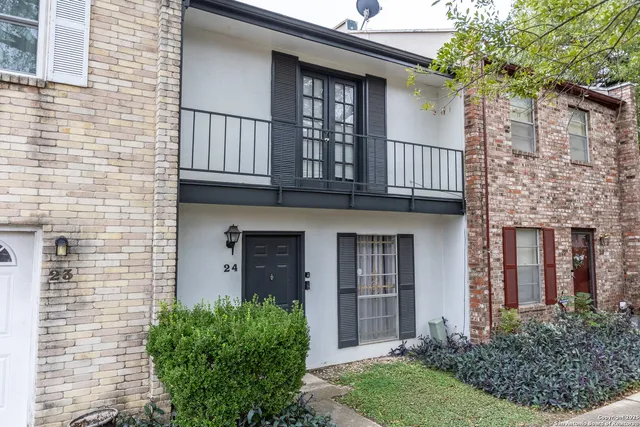 $1,100 | 6427 Wurzbach Road, Unit 24, San Antonio, TX 78240