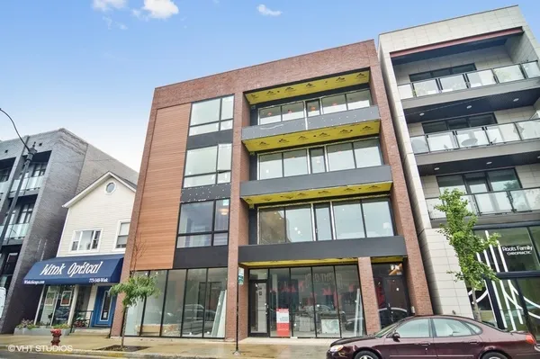 $6,200 | 2742 North Lincoln Avenue, Unit 201, Chicago, IL 60614
