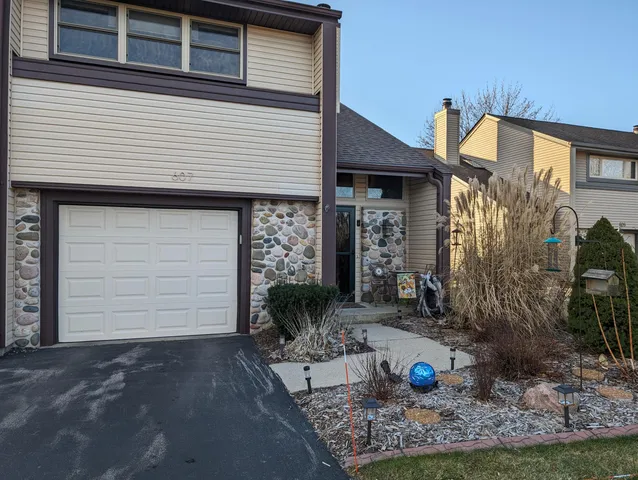 $2,000 | 607 Tamarack Drive West, West Bend, WI 53095