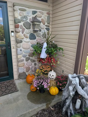 $2,000 | 607 Tamarack Drive West, West Bend, WI 53095