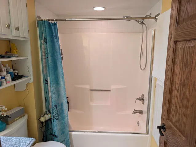 $2,000 | 607 Tamarack Drive West, West Bend, WI 53095