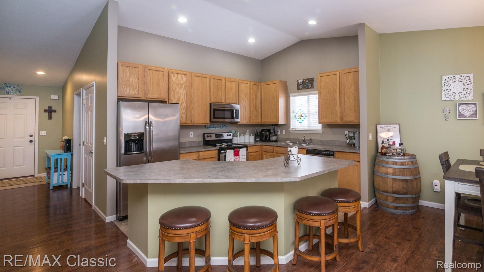 612 Rustic Trail Linden, MI 48451 - Photo 8 of 40 Open kitchen