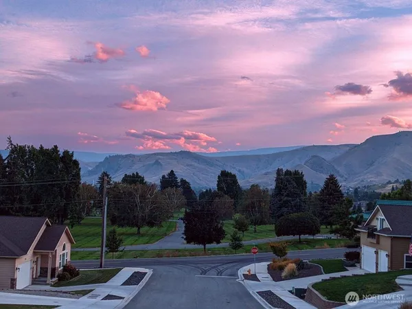 $729,000 | 2007 Westhaven, Wenatchee, WA 98801