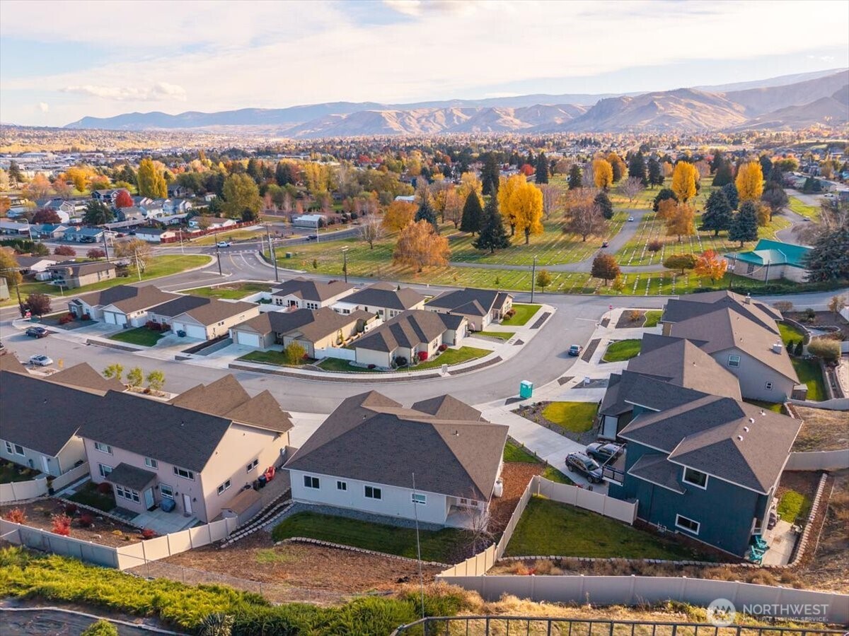 2007 Westhaven Wenatchee, WA 98801 - Photo 4 of 40