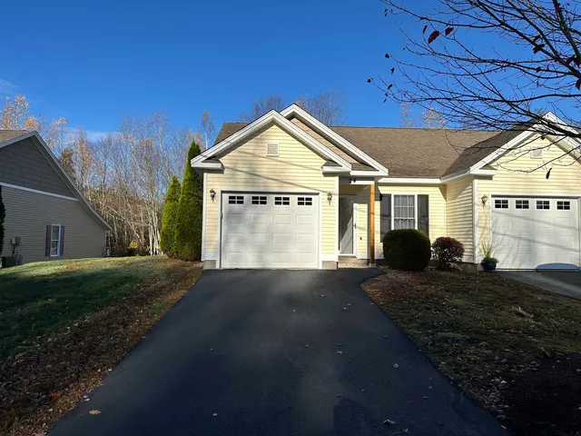 $320,000 | 28 Owens Drive, Unit 94, Swanzey, NH 03446