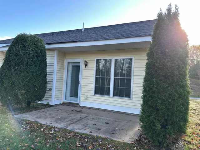 $320,000 | 28 Owens Drive, Unit 94, Swanzey, NH 03446