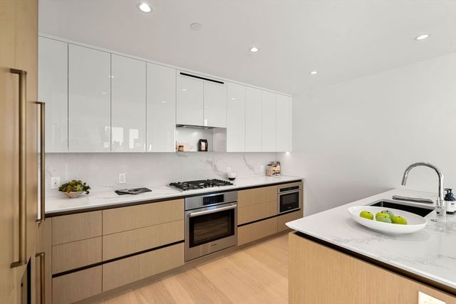 $2,100,000 | 380 Harrison Avenue, Unit 1017, Boston, MA 02118