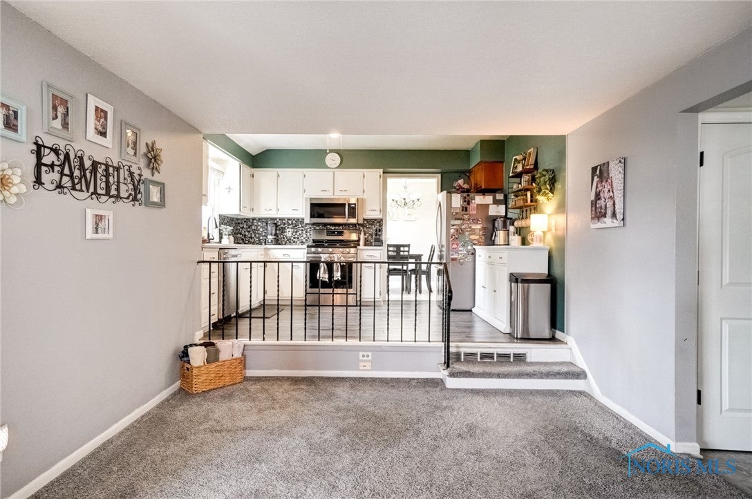 1105 Farmington Road Maumee, OH 43537 - Photo 19 of 47 Gallery Image 19