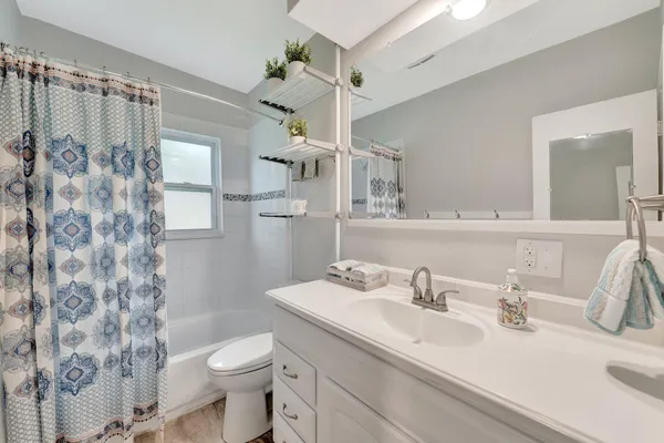 $435,000 | 1555 Shirley Place, Largo, FL 33770