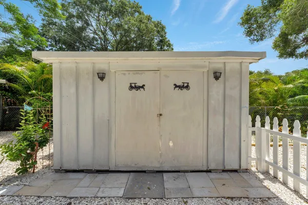 $435,000 | 1555 Shirley Place, Largo, FL 33770