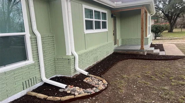 a view of a entryway of the house