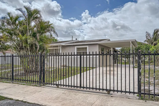 $437,000 | 2440 Northwest 208th Street, Miami Gardens, FL 33056