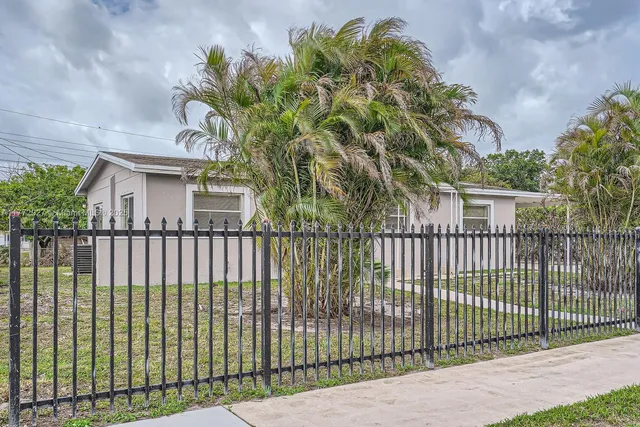 $437,000 | 2440 Northwest 208th Street, Miami Gardens, FL 33056