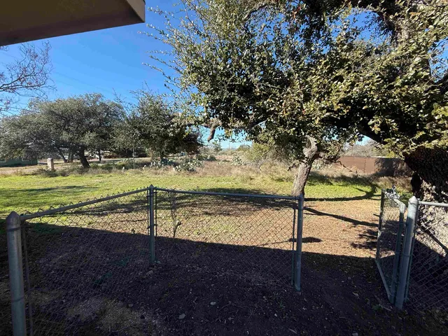 $1,500 | 176 West Sweetbriar Drive, Granite Shoals, TX 78654