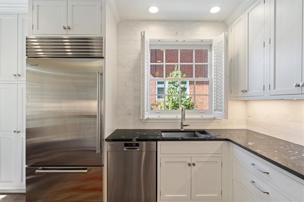 6630 Kinsman Road Pittsburgh, PA 15217 - Photo 12 of 49 Gallery Image 12