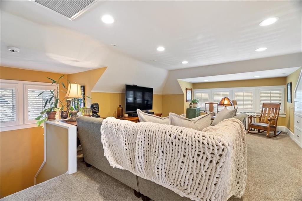 6630 Kinsman Road Pittsburgh, PA 15217 - Photo 24 of 49 Gallery Image 24