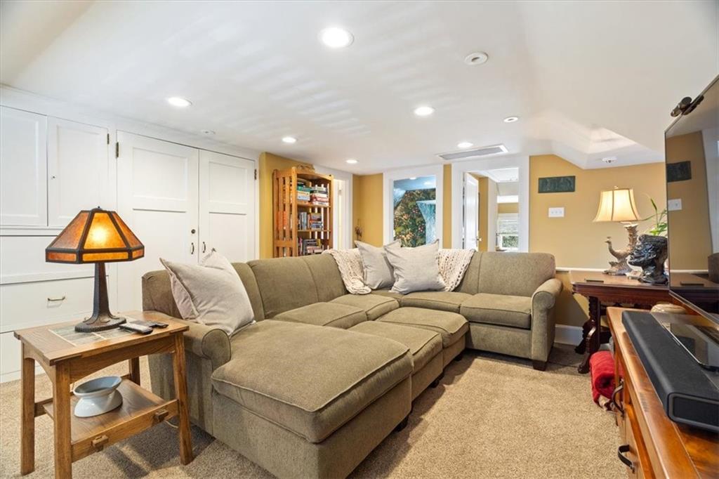 6630 Kinsman Road Pittsburgh, PA 15217 - Photo 27 of 49 Gallery Image 27