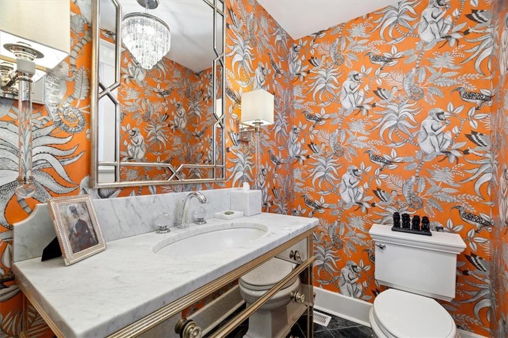 6630 Kinsman Road Pittsburgh, PA 15217 - Photo 4 of 49 Gallery Image 4