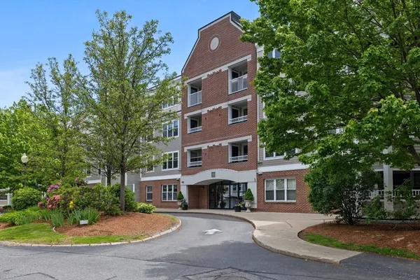$3,700 | 318 Rindge Avenue, Unit 406, Cambridge, MA 02140