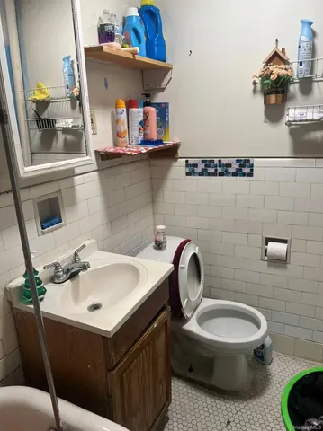 $1,190,000 | 124-04 Jamaica Avenue | Richmond Hill