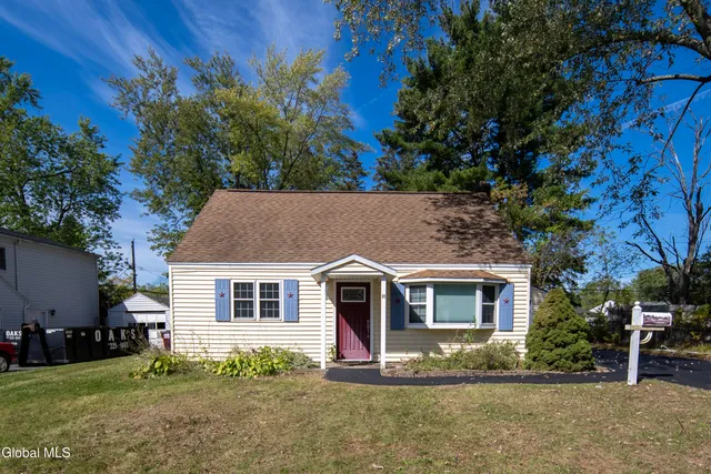 $309,000 | 11 Luella Road, Colonie, NY 12110