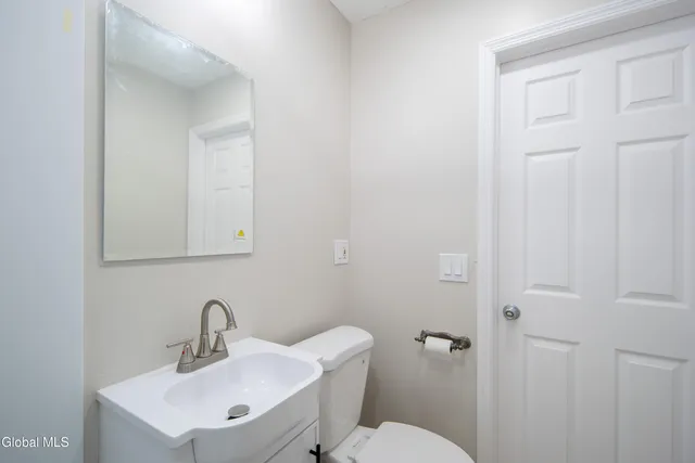 $309,000 | 11 Luella Road, Colonie, NY 12110